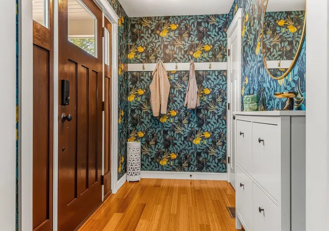 Photo 4 of Single family home for sale at 28 Laurel Ct, Portsmouth, NH 03801 | MLS# 5090893 | Listing updated on 2026-06-01
