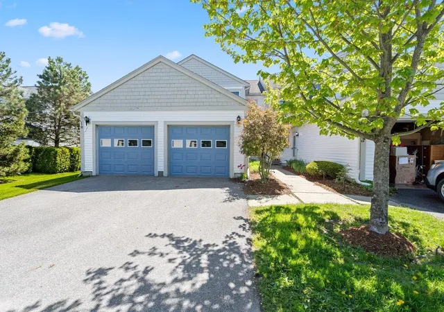 Photo 2 of Townhouse for sale at 91 Saybrook Rd, Essex Junction, VT 05452 | MLS# 5090909 | Listing updated on 2026-09-09