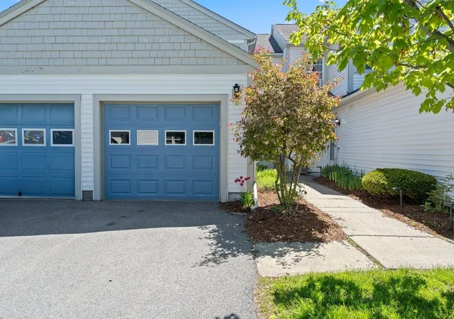 Photo 3 of Townhouse for sale at 91 Saybrook Rd, Essex Junction, VT 05452 | MLS# 5090909 | Listing updated on 2026-09-09