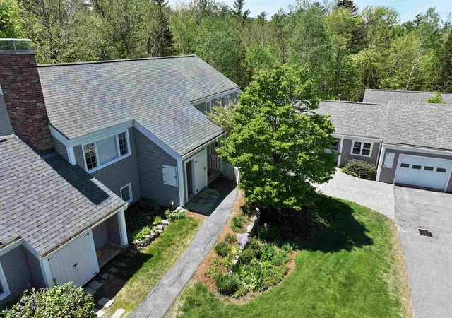 2nd image of 144 Hilltop Pl, New London, NH 03257 | MLS# 5090976