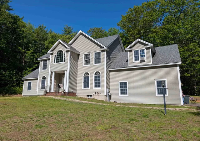 Homes for sale in Barrington, NH | 8 Stone Farm Rd, Barrington, NH 03825 | MLS# 5090993