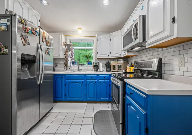 Photo 3 of Single family home for sale at 100 Colonial Cir, Harrison, ME 04040 | MLS# 5090997 | Listing updated on 2026-07-30