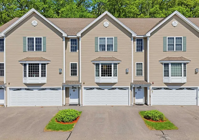 Townhouse for sale at 6 Aster Ct #B, Hudson, NH 03051 | MLS# 5091054