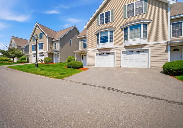 Photo 3 of Townhouse for sale at 5 Monarch Ct #A, Hudson, NH 03051 | MLS# 5091055 | Listing updated on 2026-05-30