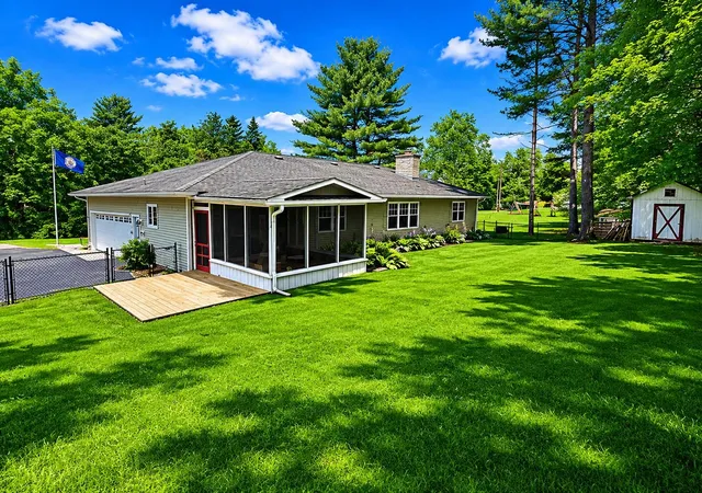 2nd image of 69 Edgewood Dr, Newport City, VT 05855 | MLS# 5091079