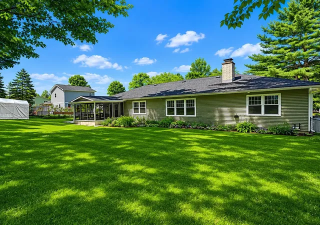 3rd image of 69 Edgewood Dr, Newport City, VT 05855 | MLS# 5091079