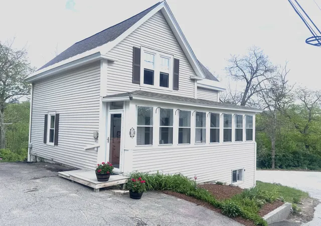 Photo 3 of Single family home for sale at 20 Prospect St, Hillsborough, NH 03244 | MLS# 5091093 | Listing updated on 2026-07-18