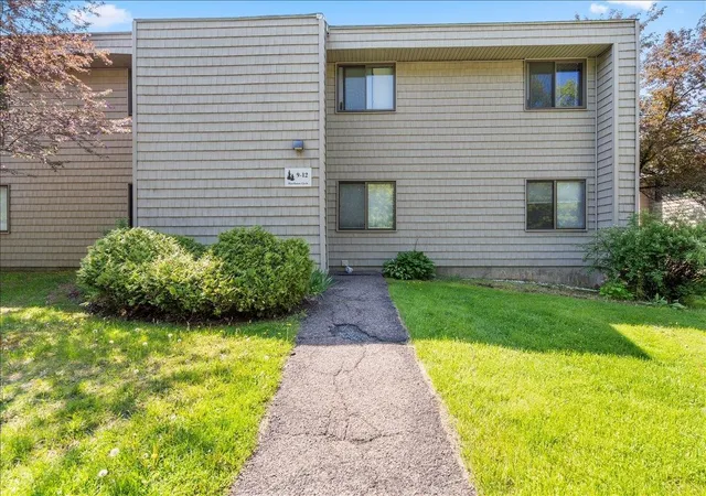 3rd image of 11 Hawthorne Cir, South Burlington, VT 05403 | MLS# 5091096
