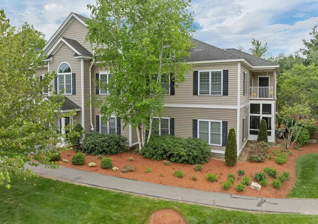 3rd image of 17 Roundabout Wy #5, Manchester, NH 03102 | MLS# 5091120