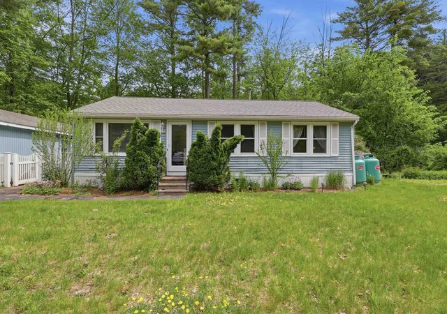 Homes for sale in Nashua, NH | 63 Trestle Brook Dr, Nashua, NH 03062 | MLS# 5091122