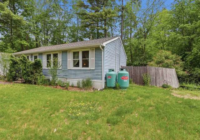 4th image of 63 Trestle Brook Dr, Nashua, NH 03062 | MLS# 5091122