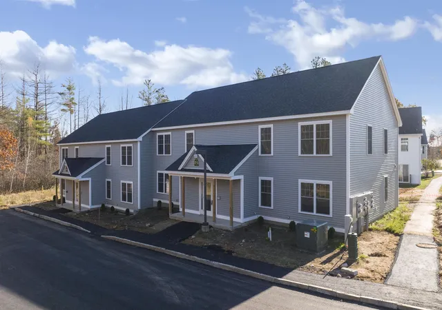 Condo for sale at 10 Cape Coral Wy #B, Rochester, NH 03867 | MLS# 5091171