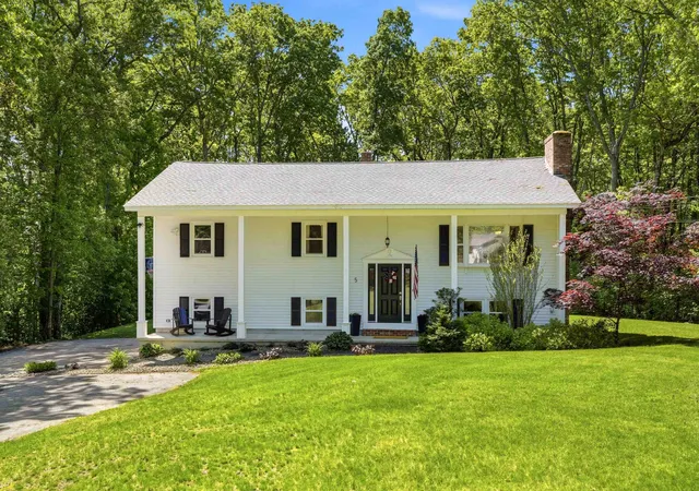 Homes for sale in Derry, NH | 5 Dattilo Rd, Derry, NH 03038 | MLS# 5091199