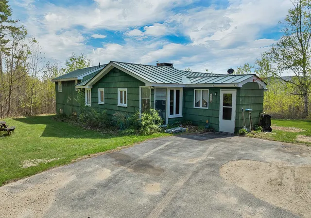 Homes for sale in Alton, NH | 37 Bowman Rd, Alton, NH 03809 | MLS# 5091200