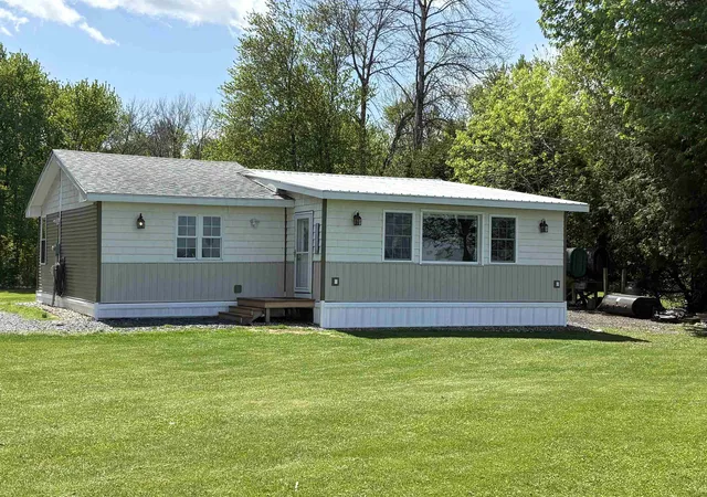 3rd image of 311 Green Point Rd, North Hero, VT 05474 | MLS# 5091218