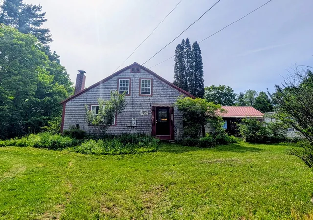 Homes for sale in Candia, NH | 40 Old Deerfield Rd, Candia, NH 03034 | MLS# 5091255