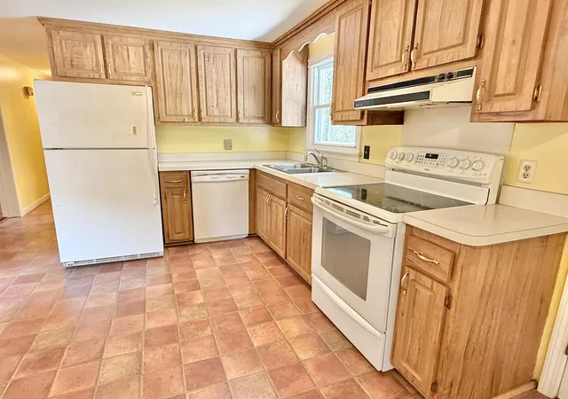 2nd image of 4 Rita Ave, Pelham, NH 03076 | MLS# 5091299