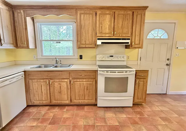 4th image of 4 Rita Ave, Pelham, NH 03076 | MLS# 5091299