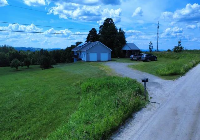 Photo 3 of Single family home for sale at 294 Lyon Rd, Derby Line, VT 05830 | MLS# 5091388 | Listing updated on 2026-08-31