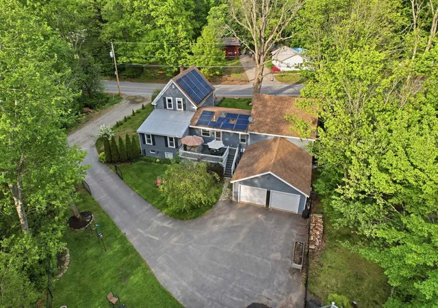 Homes for sale in Fremont, NH | 53 Sandown Rd, Fremont, NH 03044 | MLS# 5091403