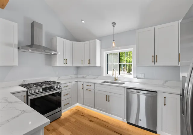 2nd image of 673 Page Hill Rd, Tamworth, NH 03886 | MLS# 5091558