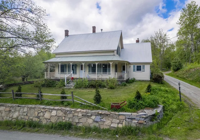Single family home for sale at 5735 Vt Route 11, Londonderry, VT 05148 | MLS# 5091606