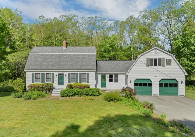 1st image of 1 Muddy Pond Rd, Kensington, NH 03833 | MLS# 5091611