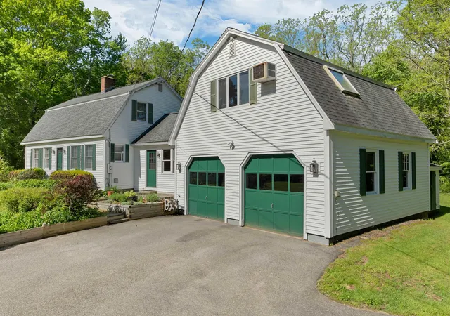 2nd image of 1 Muddy Pond Rd, Kensington, NH 03833 | MLS# 5091611