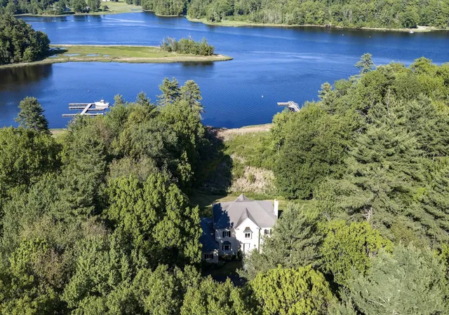39th image of 4 Cullen Bay Rd, Dover, NH 03820 | MLS# 5091784