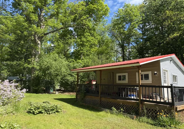 Homes for sale in Bridport, VT | 36 Island Dr, Bridport, VT 05734 | MLS# 5091805