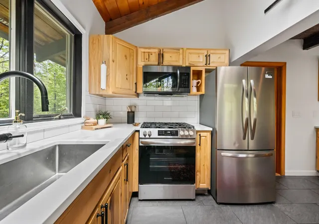 Photo 3 of Single family home for sale at 275 Glen Ledge Road Road, Glen, NH 03838 | MLS# 5091810 | Listing updated on 2026-06-29