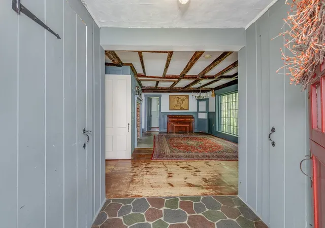 Photo 3 of Single family home for sale at 2 Raymond Rd, Deerfield, NH 03037 | MLS# 5091875 | Listing updated on 2026-09-08
