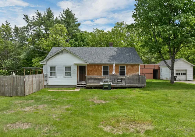 Photo 1 of Single family home for sale at 341 Hill Rd, Franklin, NH 03235 | MLS# 5091893 | Listing updated on 2026-06-29