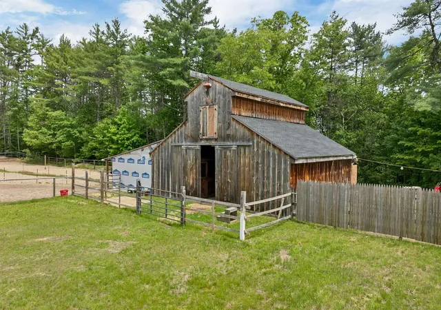 Photo 2 of Single family home for sale at 341 Hill Rd, Franklin, NH 03235 | MLS# 5091893 | Listing updated on 2026-06-29