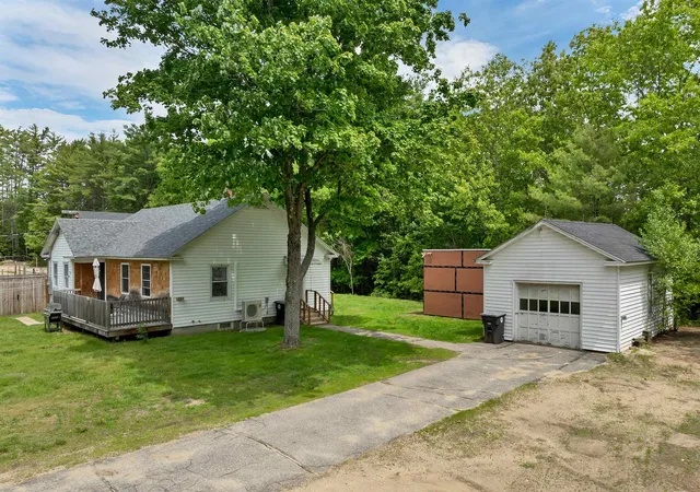 Photo 3 of Single family home for sale at 341 Hill Rd, Franklin, NH 03235 | MLS# 5091893 | Listing updated on 2026-06-29