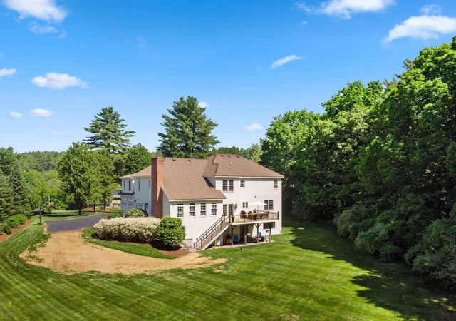 3rd image of 15 County Rd, Bedford, NH 03110 | MLS# 5091932