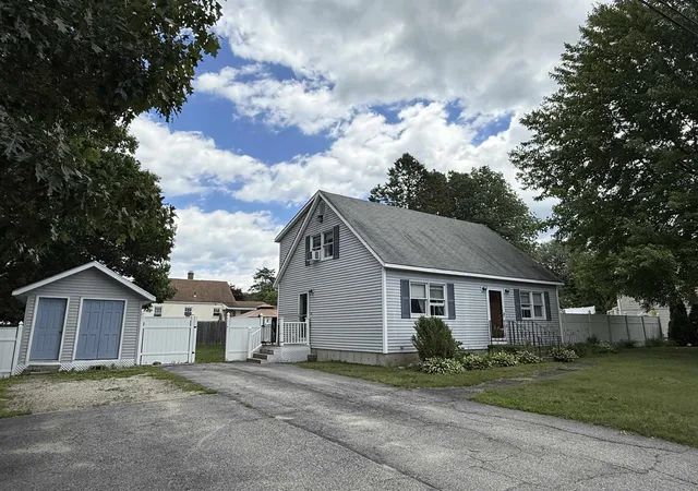 Homes for sale in Allenstown, NH | 7 Willow St, Allenstown, NH 03275 | MLS# 5091946