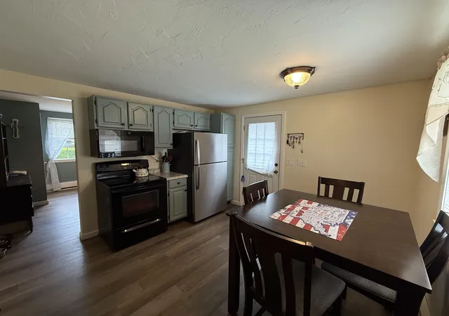 Homes for sale in Allenstown, NH | 7 Willow St, Allenstown, NH 03275 | MLS# 5091946