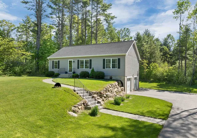 Homes for sale in Northfield, NH | 26 Brackett Ln, Northfield, NH 03276 | MLS# 5091956