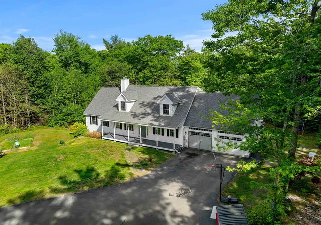 Homes for sale in Barrington, NH | 137 Hearthside Dr, Barrington, NH 03825 | MLS# 5091962