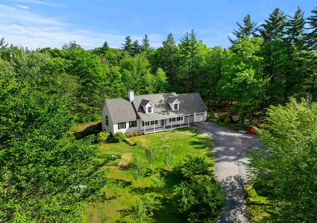 Homes for sale in Barrington, NH | 137 Hearthside Dr, Barrington, NH 03825 | MLS# 5091962