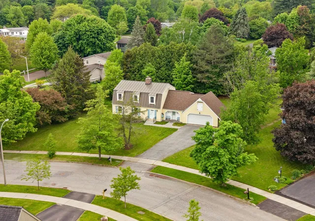 2nd image of 17 Brook Dr, Burlington, VT 05408 | MLS# 5092018