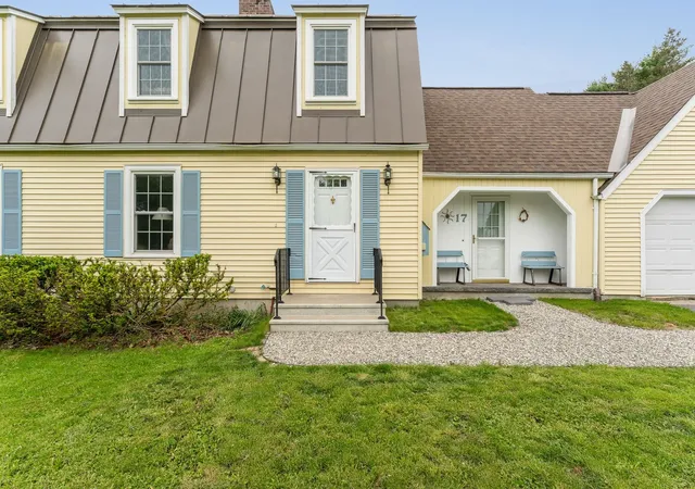 Photo 3 of Sale Pending at 17 Brook Dr, Burlington, VT 05408 | MLS# 5092018 | Listing updated on 2026-06-05