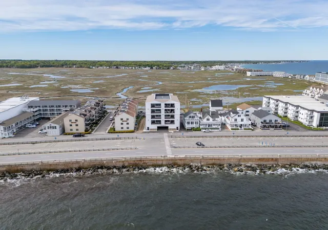 2nd image of 465 Ocean Blvd #302, Hampton, NH 03842 | MLS# 5092034