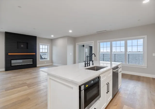 Homes for sale in Hampton, NH | 465 Ocean Blvd #302, Hampton, NH 03842 | MLS# 5092034
