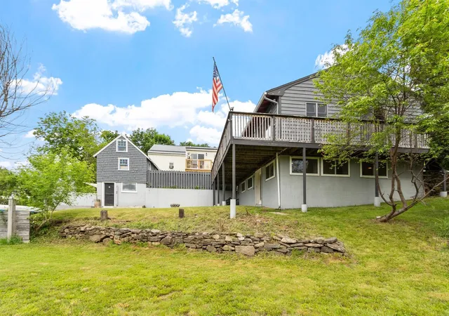 Photo 2 of Single family home for sale at 31 Main St, Raymond, NH 03077 | MLS# 5092050 | Listing updated on 2026-07-03