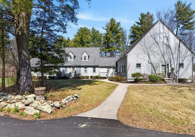 Homes for sale in Stratham, NH | 99 Glengarry Dr, Stratham, NH 03885 | MLS# 5092055