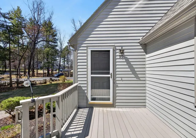 Homes for sale in Stratham, NH | 99 Glengarry Dr, Stratham, NH 03885 | MLS# 5092055