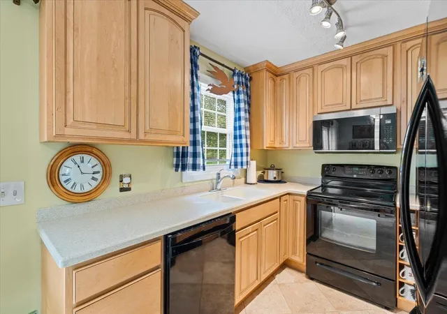 Homes for sale in South Burlington, VT | 425 Dorset St #10, South Burlington, VT 05403 | MLS# 5092073