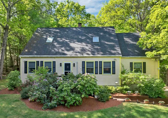 1st image of 490 Meredith Center Rd, Laconia, NH 03246 | MLS# 5092114
